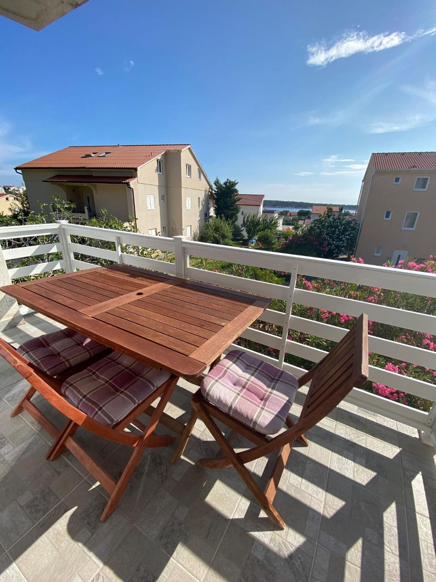 Apartments Olea Rab Town Esterno foto