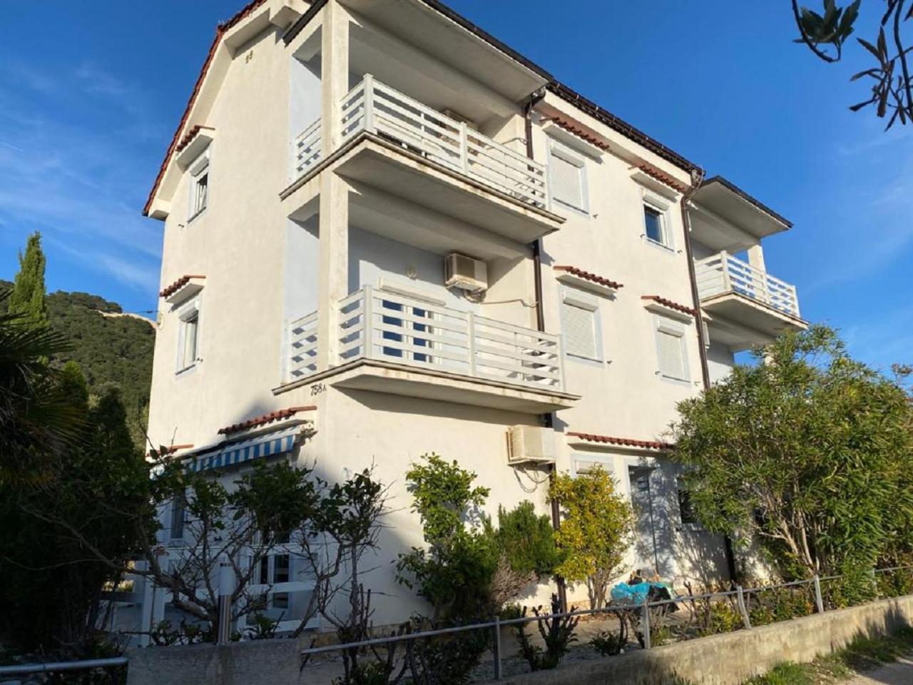 Apartments Olea Rab Town Esterno foto
